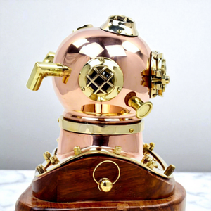 Réplica del Casco de Buceo Mark V con Base de Madera, Decoración Náutica Marítima Steampunk, Casco de Buceador para Exhibición, Grabado Personalizado Coleccionable - Product Image 3