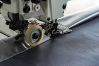 Machine à plier et à coudre les bords de tissu semi-automatique YUYI avec système de tension arrière 220V
