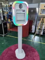 Machine de photomaton pour iPad avec multiprise intégrée, compatible avec les modèles d'iPad et les appareils photo reflex numériques, avec anneau lumineux LED
