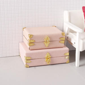 Nouvelle arrivée maison de poupée décoration Miniature bois cuir modèle stockage rétro boîte Ob11 bricolage maison de poupée magasin valise - Product Image 3