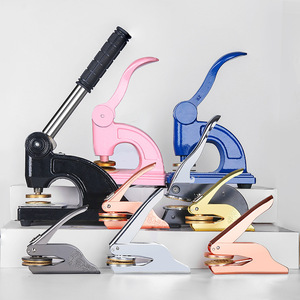 <span class=keywords><strong>Pince</strong></span> à estamper portable en acier inoxydable avec motif de logo personnalisé, tampon de gaufrage sur mesure - Product Image 1