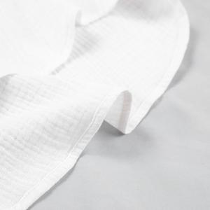 Completo Estivo Bianco a Maniche Lunghe con Pantaloncini in Garza a Doppio Strato per Donna, Ideale per Casa e Aria Condizionata - Product Image 4