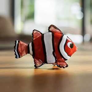 Figura de Pez Payaso de Vidrio Soplado a Mano, Adorno Decorativo de Animal con Rayas Rojas y Blancas - Product Image 2