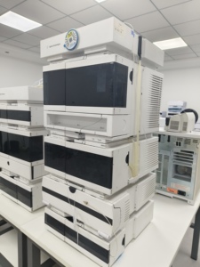 เครื่องโครมาโทกราฟีแบบชั้นบาง Agilent รุ่น 1290 II HPLC พร้อมระบบฉีดอัตโนมัติ ตัวตรวจจับ DAD ตัวควบคุมอุณหภูมิโถหลอม (20-50) - Product Image 2