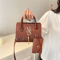 Sac bandoulière tendance minimaliste pour femme, nouvelle collection été 2025, élégant, unique, décontracté, avec fermeture éclair, en PU