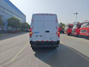 Camión Refrigerado <span class=keywords><strong>Iveco</strong></span>, un Vehículo Especial para el Transporte de Mariscos, Helados y Frutas en Ciudades - Product Image 6