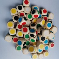 Dés en bois à coins arrondis de 16 couleurs, jouets créatifs pour le traitement des couleurs, accessoires de jeu de société, d'échecs et de cartes pour enfants, cubes en bois