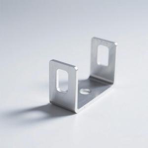 Pièces de quincaillerie métalliques estampées sur mesure : clips, serres, supports, fixations pour meubles, éclairage et articles ménagers - Product Image 4