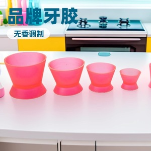 ถ้วยซิลิโคนแบบนิ่มสำหรับใส่สีพิกเมนต์ สำหรับส่งออก บรรจุ 4 ชิ้นต่อแพ็ค ถ้วยใส่หมึกสักแบบใช้แล้วทิ้ง รองรับการส่งออกข้ามประเทศ - Product Image 2