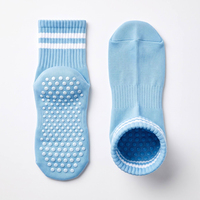 Chaussettes de Pilates à double grip personnalisées, chaussettes antidérapantes professionnelles à double grip en silicone, chaussettes rayées antidérapantes pour yoga, barre et fitness