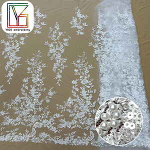 Tessuto in Pizzo Bianco Puro <span class=keywords><strong>con</strong></span> Ricami Floreali Francesi, <span class=keywords><strong>Perline</strong></span> e Paillettes per Abiti da Sposa - Product Image 1