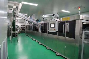 Ligne de production de machines de soufflage de bouteilles en PP à deux étapes fiables pour le chlorure de sodium, ligne de remplissage et de scellage d'eau pour perfusion - Product Image 4