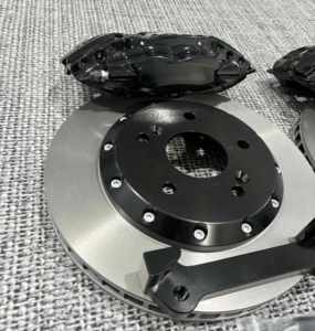 Kit pinza freno grande 4 pistoni adatto per <span class=keywords><strong>dischi</strong></span> ceramici da 330mm Ruote da 17 pollici per <span class=keywords><strong>BMW</strong></span> <span class=keywords><strong>E90</strong></span> - Product Image 6