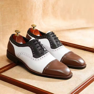 Chaussures Richelieu pour hommes en cuir véritable, de luxe, de haute qualité, à trois coutures, fabriquées à la main, Goodyear, style Business Casual, à lacets, formelles et gravées - Product Image 3