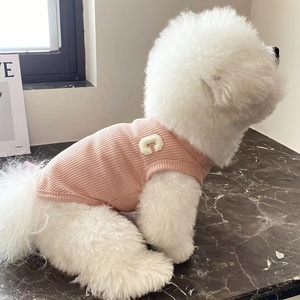 Venta al por mayor de ropa de lujo de poliéster para perros para primavera y verano chalecos cortos de gofres con patrón floral estilo clásico para Halloween - Product Image 3