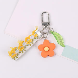 Fresco y simple HyunA INS estilo colorido ducha acrílico Hoja Verde pequeña flor llavero colgante para bolsos - Product Image 4