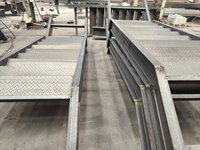 Fabricant chinois de marches d'escalier en acier antidérapantes pour escaliers extérieurs en métal