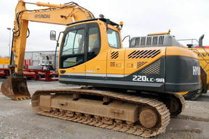 รถขุดตีนตะขาบมือสองจากเกาหลี รุ่น Hyundai 220lc-9s เครื่องยนต์ Yanmar ประสิทธิภาพสูง ปั๊มเกียร์และลูกปืนคุณภาพดี - Product Image 2