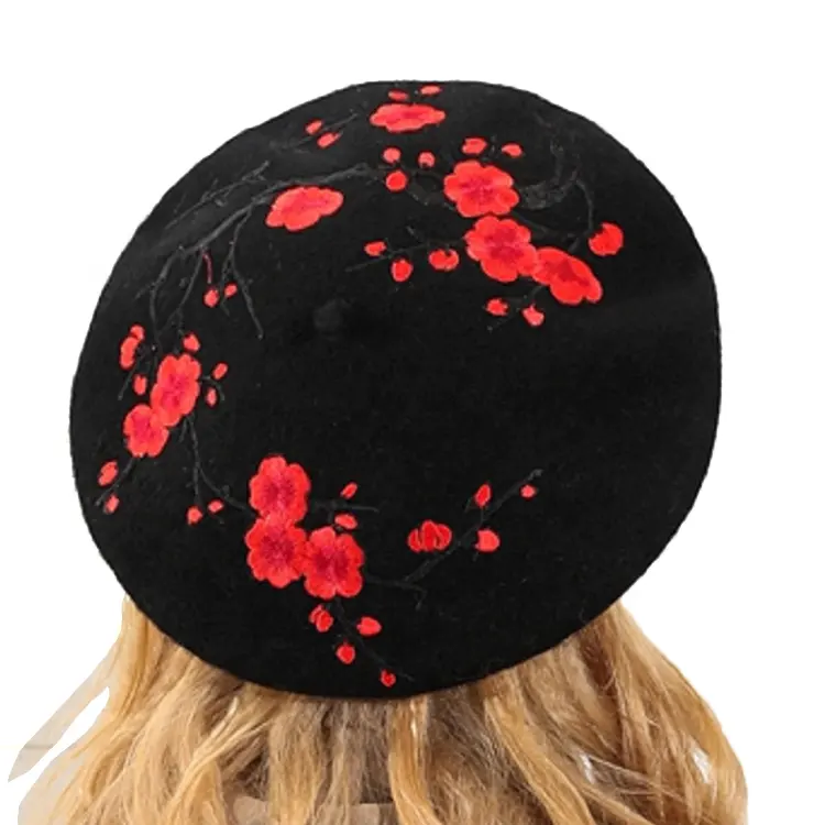 מכירה חמה רקמה מותאמת אישית פרח מודפס כובע כומתה צמר לנשים אמן צרפתי אופנה כובע בוינה