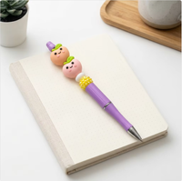 Perles focales 3D en silicone personnalisées pour stylos à perles, perles mignonnes en forme de pêche pour la création de porte-clés DIY et cadeaux pour enseignants