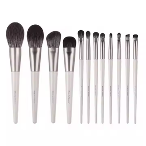 Ensemble de pinceaux de maquillage personnalisés 12 pièces professionnels de haute qualité pour les yeux nouveau design avec <span class=keywords><strong>utilisation</strong></span> de correcteur - Product Image 3