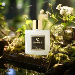 Difusor de Aromas de 200 ml con Aroma Natural a Bosque Crepuscular, Varillas Difusoras con Caja de Regalo Negra Premium para Aromatizar Hoteles - Product Image 2