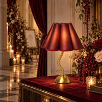 Lampe LED de chevet décorative sans fil, rechargeable, à alimentation CC, avec abat-jour en tissu plissé à tige ondulée, style nordique moderne, à intensité tactile réglable, en forme de S, pour mariage