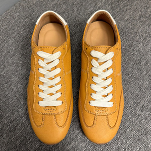 Chaussures de sport rétro en cuir véritable pour hommes, légères, décontractées, à talon plat, couleur unie, lacets avant, pour fitness et entraînement croisé - Product Image 2