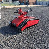 Robot de lutte contre les incendies télécommandé sur chenilles Q235 en acier inoxydable, facile à utiliser, modèle standard personnalisable pour les opérations de sauvetage incendie
