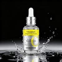 Sérum Éclaircissant Anti-inflammatoire Anti-âge à la Vitamine C et Centella Asiatica en Stock – Soin Visage Blanchissant OEM