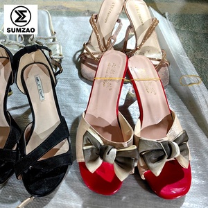 Stock di Scarpe e Sandali da Donna Usati di Marca di Seconda Mano - Product Image 5