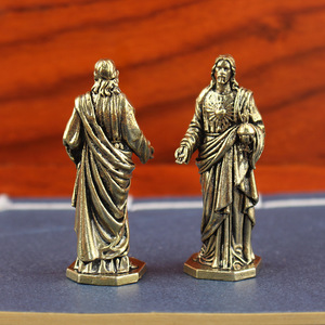 Statuetta di Dio in Ottone Stile Vintage, Personaggio Sacerdote, Ornamento da Scrivania in Stile Cinese, Piccolo Articolo Artigianale in Ottone Creativo per il Commercio Transfrontaliero - Product Image 4