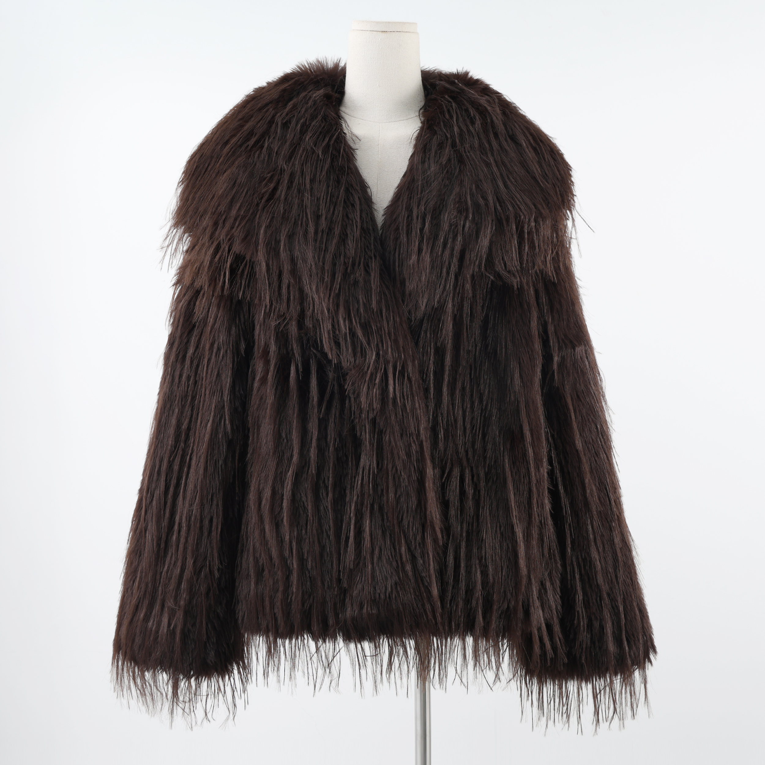 สีน้ำตาลเข้ม