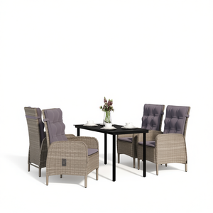 Set da Pranzo da Giardino in Rattan Grigio per 4 Persone, Arredamento da Esterno Resistente alle Intemperie, Design Contemporaneo - Product Image 1