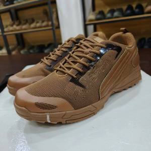 DFK01 Zapatillas Deportivas Personalizadas de Verano para Hombre, Parte Superior de Malla Transpirable en Color Café Marrón y Negro para Estudiantes y Entrenamiento - Product Image 6