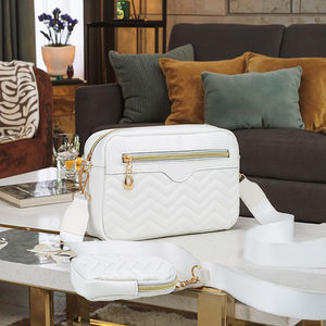 Sac à bandoulière simple <span class=keywords><strong>fleur</strong></span> de <span class=keywords><strong>tatouage</strong></span> ondulé 2025 sacs, sac simple pour <span class=keywords><strong>femme</strong></span> en gros, sac à bandoulière pour téléphone portable de grande capacité - Product Image 1