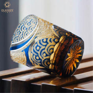 Verre à <span class=keywords><strong>whisky</strong></span> <span class=keywords><strong>japonais</strong></span> sculpté à la main Moon Sea Connected Amber Crystal Handmade Glass Shot Glass Tumbler Cup - Product Image 2