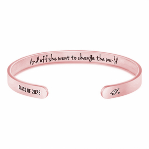 Bracelet populaire et tendance « Off She Went to Change the World » en acier inoxydable, bracelet cool, cadeau de diplôme pour étudiants - Product Image 5