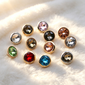 Luxury Metal Craft Ornament <b>Buttons</b> Custom Embossed Pattern Round Zinc Alloy High Polished Gold Brass Shank <b>Buttons</b> - Product Image 1