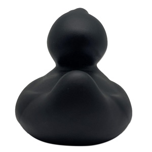 Khuyến mại 2 inch tùy chỉnh màu đen nhỏ Vịt Tắm Đồ chơi duckie nước 3 inch phun Kid Float kêu cót két vịt cao su nhỏ - Product Image 5