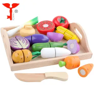 I giocattoli di verdure di taglio dell'alimento di legno fingono il gioco per i bambini