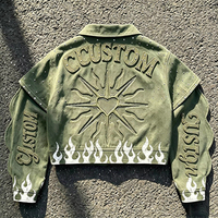 Veste en jean personnalisée avec logo imprimé, patchs en strass brodés, effet vintage délavé, ourlet brut, fermeture éclair et poches à motif flamme