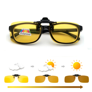 <span class=keywords><strong>Clip</strong></span> fotocromatica su <span class=keywords><strong>occhiali</strong></span> da sole lenti quadrate polarizzate giorno e notte guida <span class=keywords><strong>Clip</strong></span> cambia colore da uomo <span class=keywords><strong>per</strong></span> <span class=keywords><strong>occhiali</strong></span> - Product Image 1