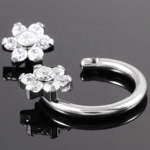 Nouvelles bagues en titane G23 avec cristaux en forme de fleur, pour le nez, les oreilles, le <span class=keywords><strong>tragus</strong></span>, le daith, le cartilage, bijoux de piercing - Product Image 3