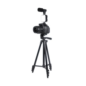 Kit de Vlogging avec Lumière Selfie Rechargeable 1800mAh, Trépied Flexible 51'', Microphone et Télécommande pour Téléphone et Caméra - Product Image 2