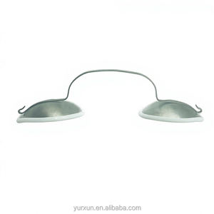 Lunettes de protection pour patients destinées aux traitements au laser, avec un design métallique élégant et une couverture spectrale complète - Product Image 4