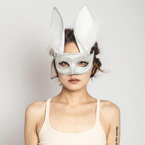 <span class=keywords><strong>Masque</strong></span> facial de <span class=keywords><strong>lapin</strong></span> argenté <span class=keywords><strong>sexy</strong></span> pour Halloween Demi-<span class=keywords><strong>masque</strong></span> de <span class=keywords><strong>lapin</strong></span> noir avec plume élégante pour les décorations de fête de Pâques - Product Image 5