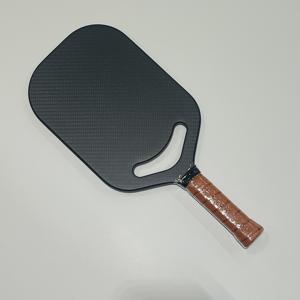 Raquette de pickleball professionnelle sans cadre en fibre de carbone 3K, face en <span class=keywords><strong>PP</strong></span>, noyau en nid d'abeille, procédé de pressage à chaud, approuvée par l'USAPA - Product Image 1