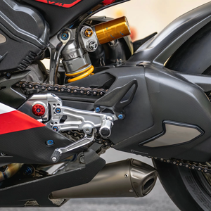 V4 Motorcycle Foot Pedal Heel Guard Carbon Fiber Pedals Accessories for Ducati Panigale V4/<strong>S</strong>/<strong>R</strong> 2018-2024 - Product Image 5