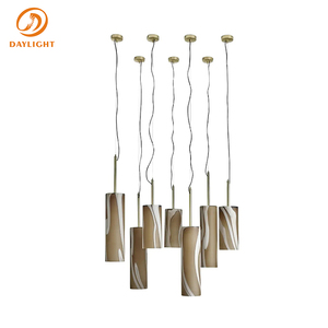 Lampe de table moderne de luxe avec base en métal doré en forme de feuille botanique et abat-jour en lin olive/vert, lampe de bureau sculpturale Art Déco pour villa - Product Image 6